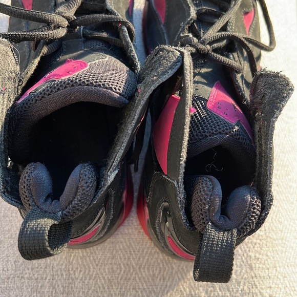 Pink and black Jordan’s - Picture 3 of 7
